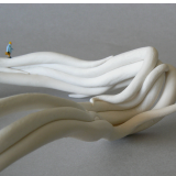 Porcelana y figura plástica
5,5x20x18,5cm - Alfredo Eandrade